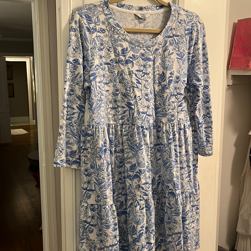 Crown & Ivy blue and white floral dress. Size M. 3/4 length sleeves. Worn once.